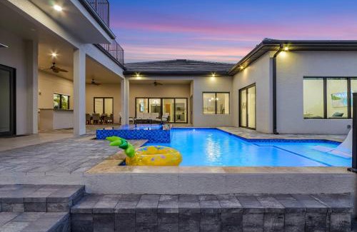 Yacht Club House | LUXURY - Close to Beach! - Pool Table, Heated Pool & Spa - Serenity Oasis - Roelens