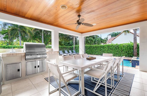 Palm Beach - West Palm Beach House | Luxury Estate/Mins2Water/Pool+Hot Tub