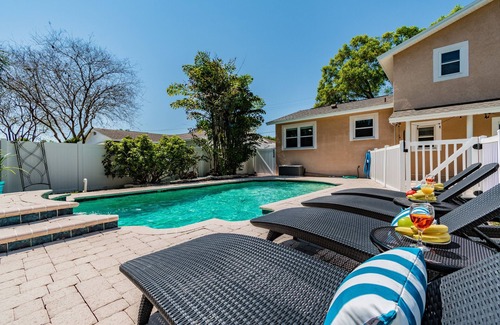 Bay Crest Park House | Luxury home 🔥HEATED POOL🔥 Home W/outdoor living and Boat rental 🚤