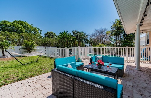 Bay Crest Park House | Luxury home 🔥HEATED POOL🔥 Home W/outdoor living and Boat rental 🚤