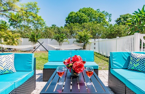 Bay Crest Park House | Luxury home 🔥HEATED POOL🔥 Home W/outdoor living and Boat rental 🚤