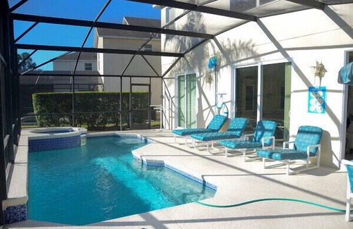 Lake Berkley Villa | Luxury/magnificent South Facing Pool/Spa Lakefront View Free WiFi Game Room