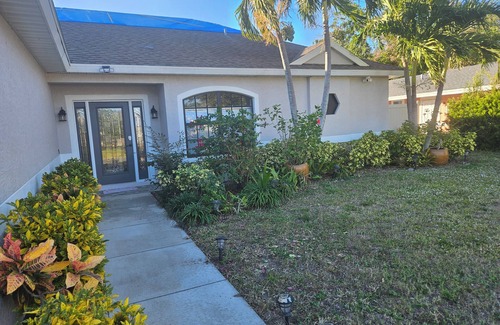 Bradenton House | Luxury Residents in quaint Bradenton