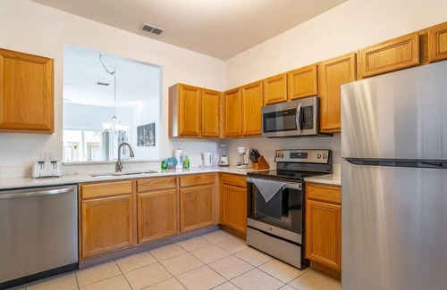 Regal Palms House | Luxury Resort Amenities - Bright and Modern Townhome