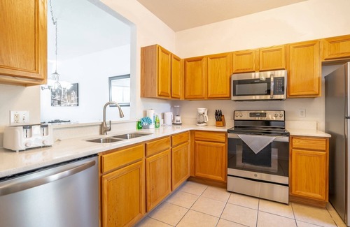 Regal Palms House | Luxury Resort Amenities - Bright and Modern Townhome