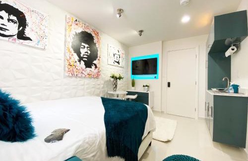 Downtown Hollywood Apartment | Luxury Studio Apartment IN Downtown! 23