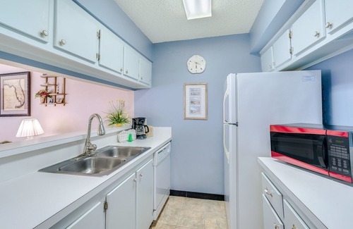 Madeira Beach Condo | Madeira Beach Yacht Club 215F | Canal-Front Balcony, Pool + Dock