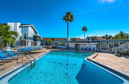 Madeira Beach Apartment | Madeira Beach Yacht Club 155B, 1 Bedroom, Sleeps 4, Heated Pool, Sauna, Pier