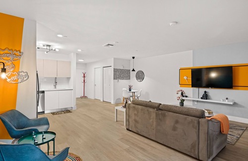 Ojus Apartment | Magical 1 Bedroom Apartment ☀️ Walk to Aventura Mall ☀️ Family Vacation ☀️ Pool
