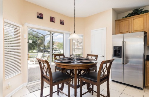 Windsor Hills House | 🏰 Magical 6-Bed Family Villa ✨[FREE Heated Pool, Spa & BBQ] 5 Mins to Disney 🎢