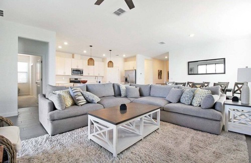 Lakewood Ranch House | Magnificent 4/3 waterfront pool home in Lorraine Lakes - Waterfront Dreamin