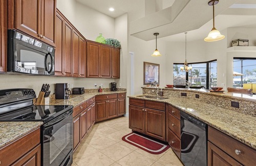 Yacht Club House | Majestic by Yacht Club - 3/2 Luxury Sailboat Access w/Electric Heated Pool/Spa Home by Yacht Club