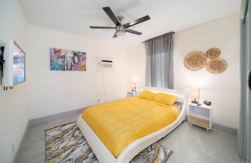 Victoria Park Apartment | Mango Lovers Zen Beach Retreat w/Hot Tub