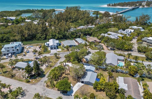 Longbeach Village Apartment | Maple Apartment in Longboat Key by RVA
