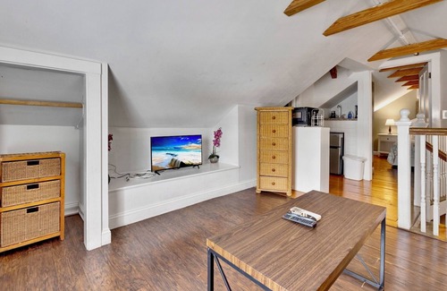Historic Seaport Condo | *MATECUMBE SUITE @ SEAPORT INN* Guest Suite w/Pool Access + LAST KEY SERVICES