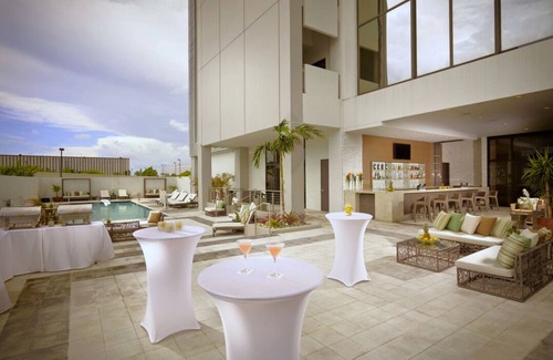 Seybold House | Miami Escape! 2 Contemporary Rooms, Outdoor Pool, Close to Miami Int'l Airport