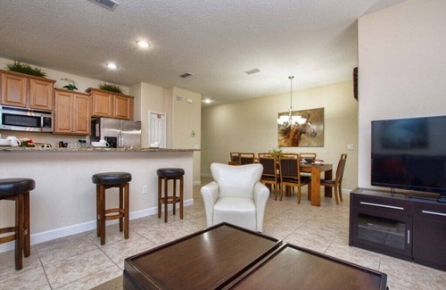 West Kissimmee House | Minutes to Disney, Contactless check-in, Free Wifi, Resort Community w/tons of Amenities