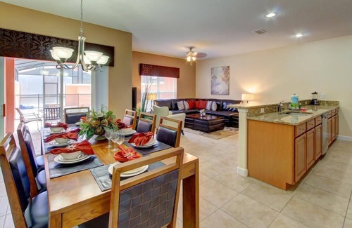 West Kissimmee House | Minutes to Disney, Contactless check-in, Free Wifi, Resort Community w/tons of Amenities