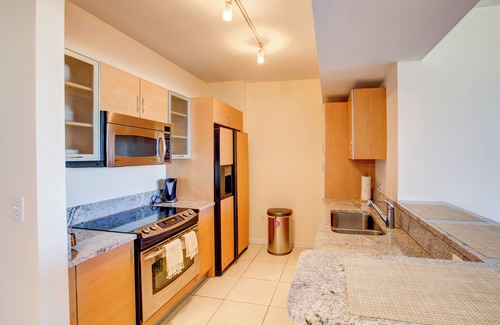 Aventura Condo | Modern 2-2 in the middle of everything in Luxury Aventura! Gym-Pool-Front Desk