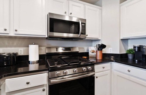 Reunion Condo | Modern 3-bed, 2-bath condo minutes from Disney!
