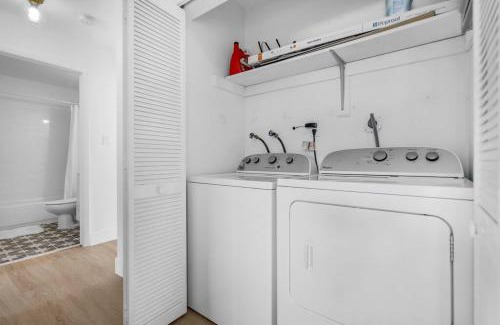 Coral Way House | Modern 3 Bedroom GetAway with Parking in Coral Gables