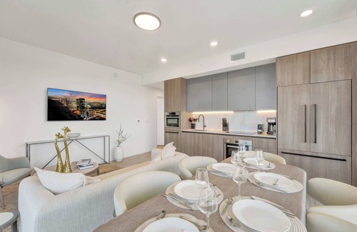 North Beach Condo | Modern 3BR/2BA Miami Beach Condo – Pool, Gym, Close to Sand