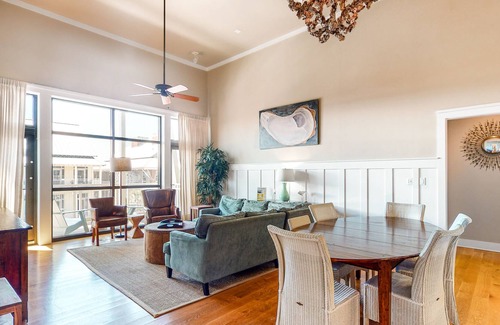 Port St. Joe House | Modern Condo with Shared Pool, High-Speed WiFi, Central AC, and Washer/Dryer!