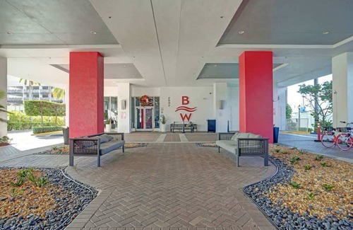 Hallandale Beach Apartment | Modern Ocean Canal View Condo Beach Service 2704