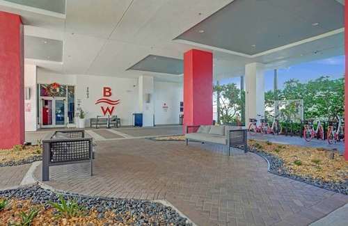 Hallandale Beach Apartment | Modern Ocean Canal View Condo Beach Service 2704