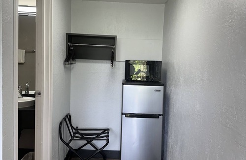 Doctors Inlet Hotel | Motel 6 Jacksonville, FL - Orange Park