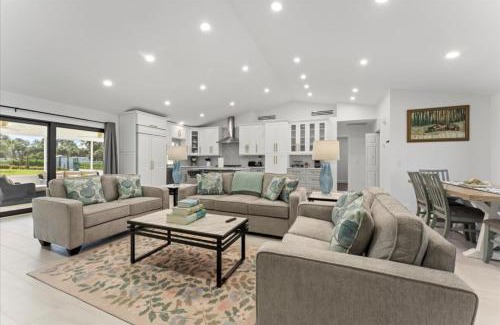 Rural Estates House | Naples Hidden Gem, Pet Friendly, King Beds