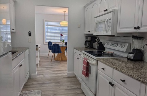 Naples Park House | Naples Park, 3bdr Pool home, Beach Vacation