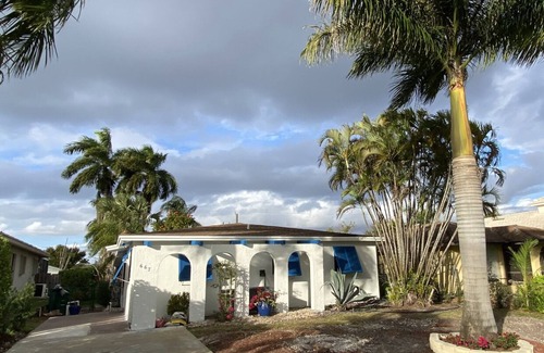 Naples Park House | Naples-Vanderbilt beach house <1 mile to beach