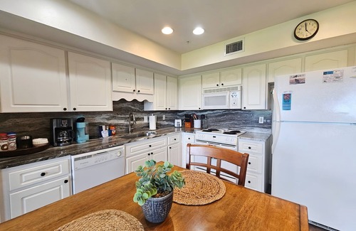 Cedar Key Condo | Nature's Landing A102 Budget Rates Downtown Unit