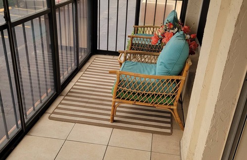 Bayshore Gardens Condo | Near Anna Maria Island Beaches - Olympic-size pool!