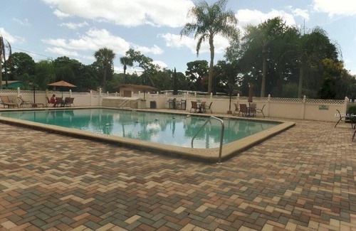 Bayshore Gardens Condo | Near Anna Maria Island Beaches - Olympic-size pool!