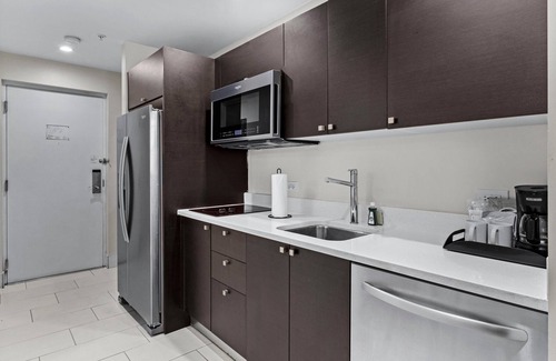 Doral Condo | Near Convention Center, King Studio with Kitchen
