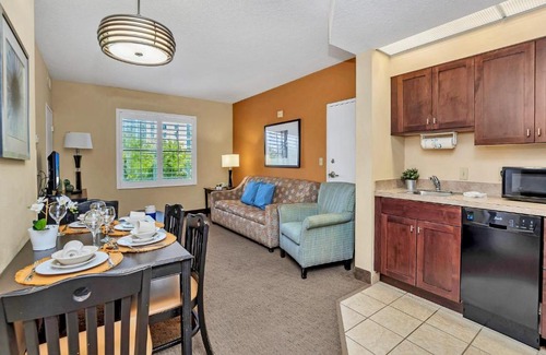 Florida Central Atlantic Coast Apartment | Near Disney- 1BR Suite with King Bed - Pool and Hot Tub!