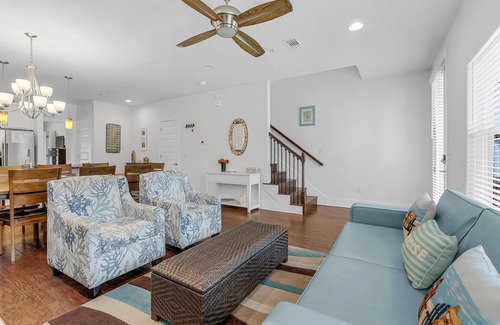 Santa Rosa Beach House | Nestled near beach-newly updated-community pool-near shops, restaurants & cafes.