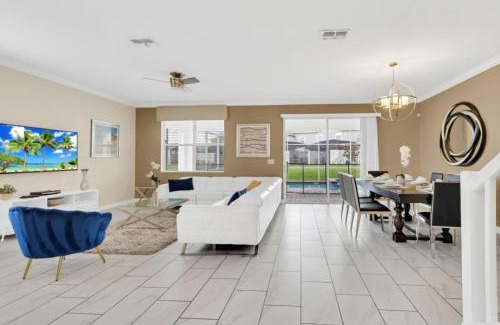 Davenport House | New 10 Bedroom Home FREE Water Park