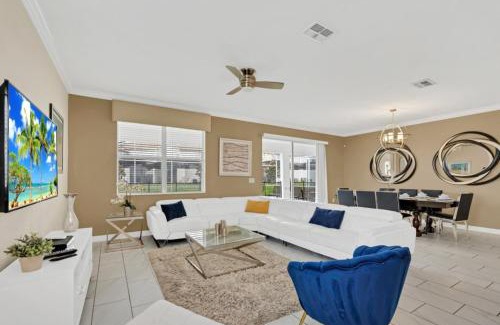 Davenport House | New 10 Bedroom Home FREE Water Park