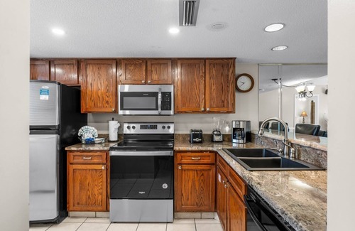 Lower Grand Lagoon Condo | New Floors in 2025! 3BR Gulf-Front near St Andrews Park