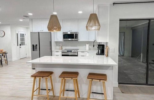 Venice Gardens House | New! Perfect Vacation Home w/pool