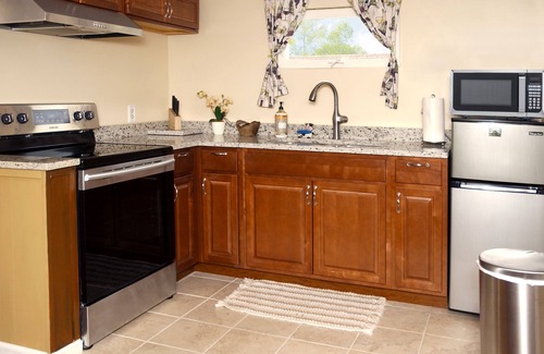 Lincolnville Apartment | New! Victorian Apartment. Park & Walk Everywhere in Town