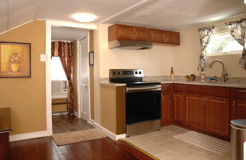 Lincolnville Apartment | New! Victorian Apartment. Park & Walk Everywhere in Town