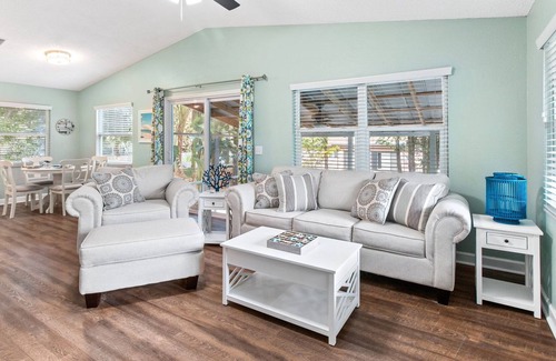 Crystal Beach House | *NEW* Walk to Crystal Beach Pier! Renovated 2 BR!