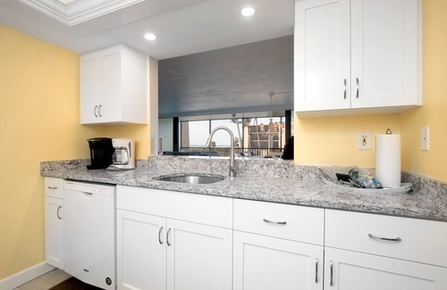 Beachview Country Club Estates Condo | Newly Decorated Three Bedroom Condo - Sundial Q205