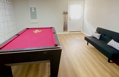 Lake Berkley House | NEWLY RENOVATED!! 4 Bedroom Private home, South Facing pool