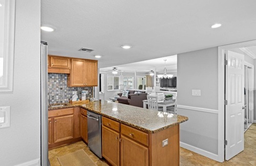 Holiday Isle Condo | Newly updated, Beachfront Condo with breathtaking views (304)
