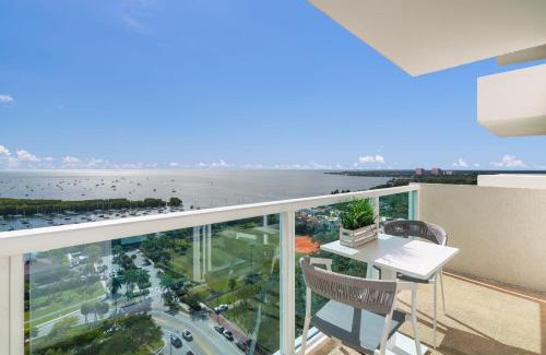 Coconut Grove House | Ocean View Balcony steps from Restaurants, Peacock Park & Marina